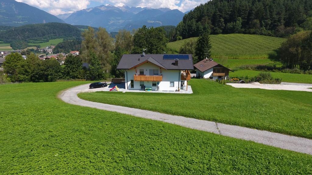 Ferienwohnungen Schlosshausl San Lorenzo di Sebato Exterior foto